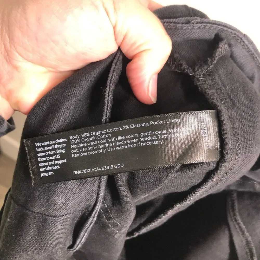 Eileen Fisher Pleated Tapered Jeans Black Denim Organic Cotton Barrel Leg 10